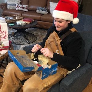 Meet your Posher, April